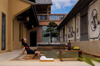 aofeng tangquan secluded villa