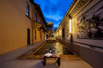 aofeng tangquan secluded villa