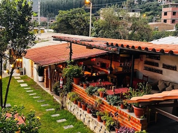 casa hotel alpamayo