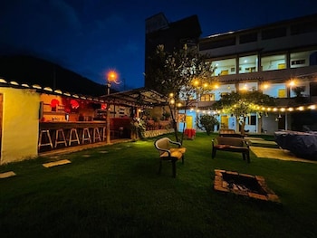 casa hotel alpamayo