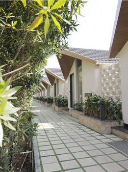 Hotel Swastik Resort Jagdalpur,,3 star