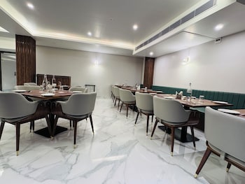 vaishnavi beacon hotel patna