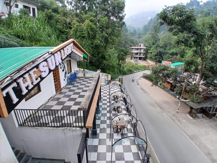 hotel the sunlight restaurant bhimtal