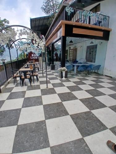 hotel the sunlight restaurant bhimtal