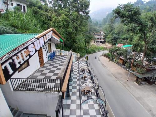 hotel the sunlight restaurant bhimtal