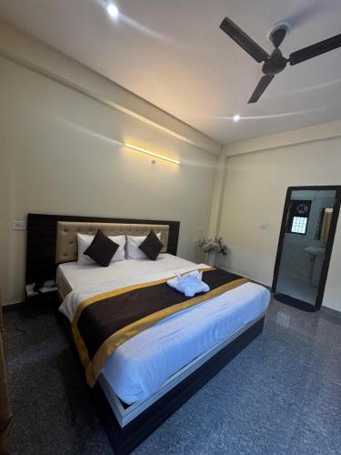 hotel the sunlight restaurant bhimtal