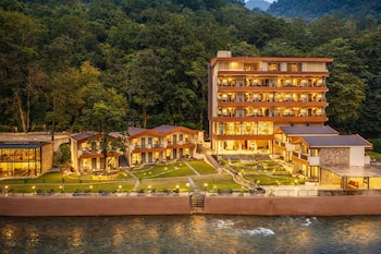 dls divine river resort and spa