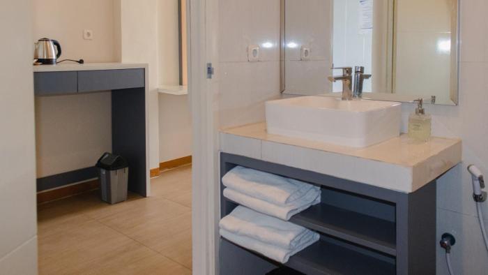 azana best hotel batu