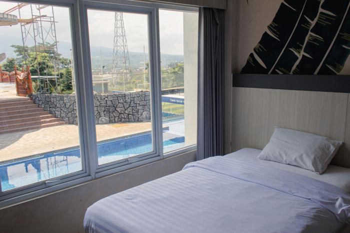 azana best hotel batu