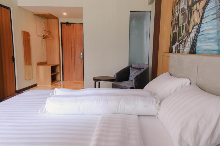 azana best hotel batu