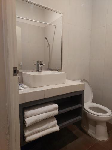 azana best hotel batu