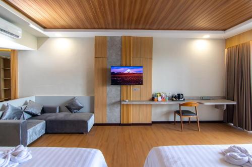 azana best hotel batu