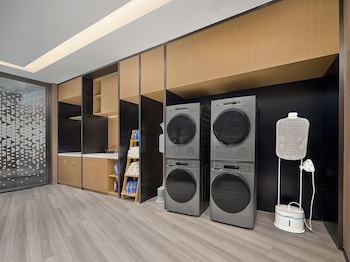 echic mercure international hotel guangzhou beijing road pedestrian street flagship branch free deliver service to guangzhou baiyun international airport and free deliver service to canton fair complex during canton fair period