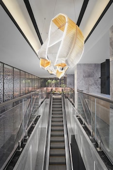 echic mercure international hotel guangzhou beijing road pedestrian street flagship branch free deliver service to guangzhou baiyun international airport and free deliver service to canton fair complex during canton fair period