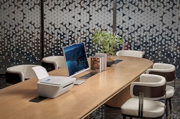 echic mercure international hotel guangzhou beijing road pedestrian street flagship branch free deliver service to guangzhou baiyun international airport and free deliver service to canton fair complex during canton fair period