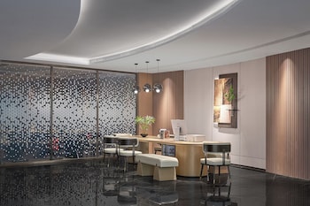 echic mercure international hotel guangzhou beijing road pedestrian street flagship branch free deliver service to guangzhou baiyun international airport and free deliver service to canton fair complex during canton fair period