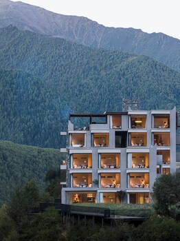 ruoshui mountain retreat holiday inn