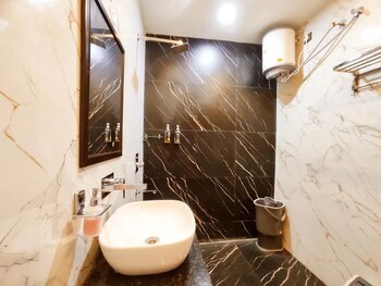 hotel monday comfortable and safe stays