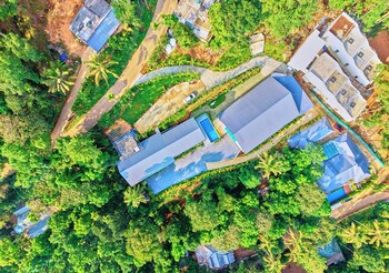 ice cliff munnar by voye homes