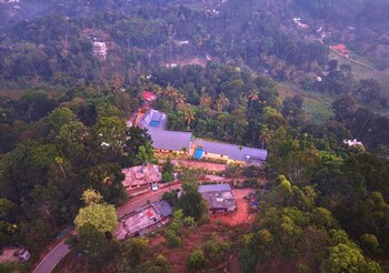 ice cliff munnar by voye homes