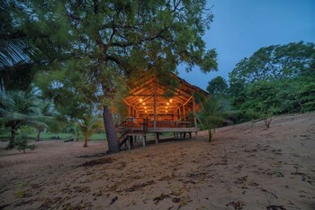 wild edge panama kumana safari lodge