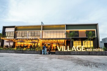 village rio hotel