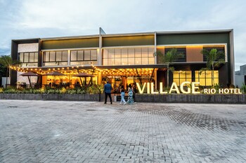village rio hotel