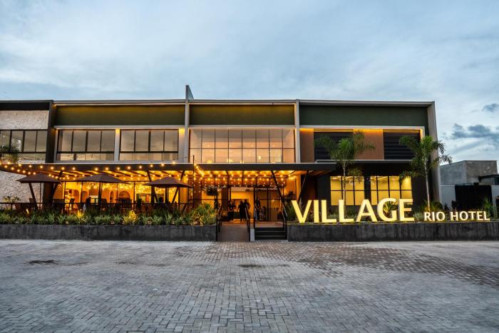 village rio hotel