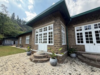 watawala tea plantation bungalow