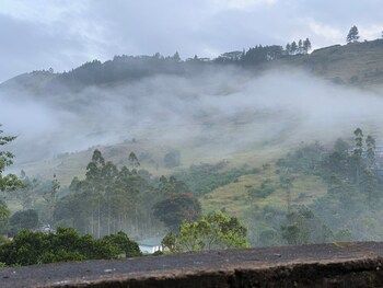 watawala tea plantation bungalow