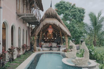 Atelier Ubud Art Lofts,,3 star