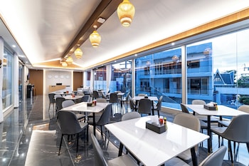 anthiya seaview villa hotel phuket