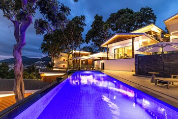 anthiya seaview villa hotel phuket
