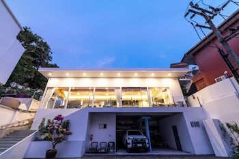 anthiya seaview villa hotel phuket