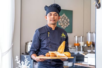 anthiya seaview villa hotel phuket