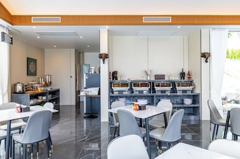 anthiya seaview villa hotel phuket