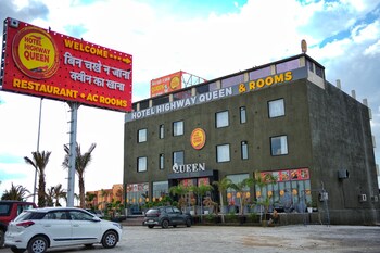Hotel Highway Queen,,3 star