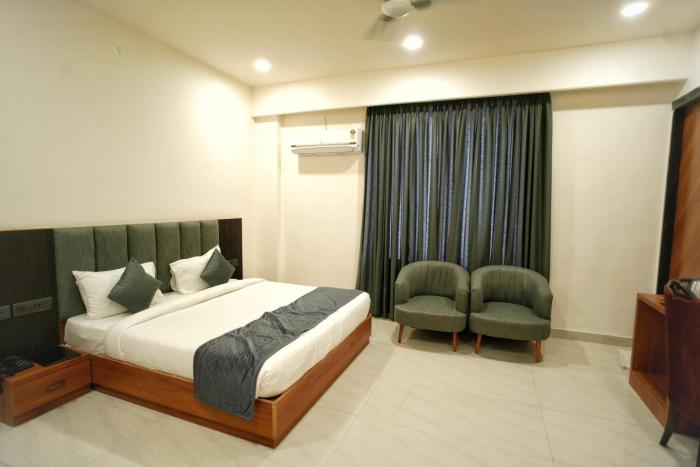 hotel highway queen