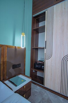 allison hotel