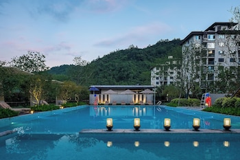 Zhangjiajie101courtyard,,3 star