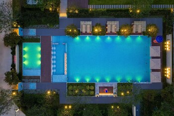 Zhangjiajie101courtyard,,3 star