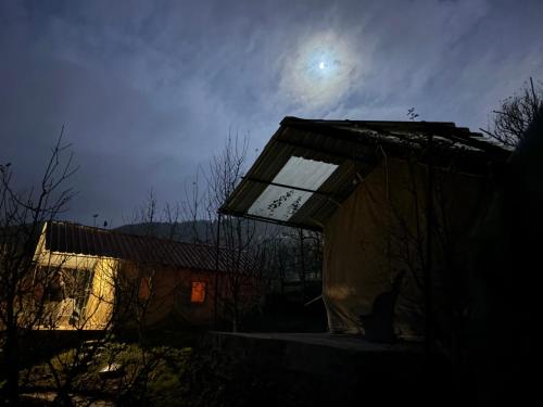 nomad eco retreat
