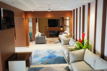 vi grand inn