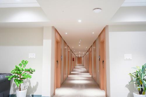 vi grand inn
