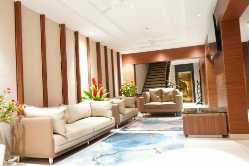 vi grand inn