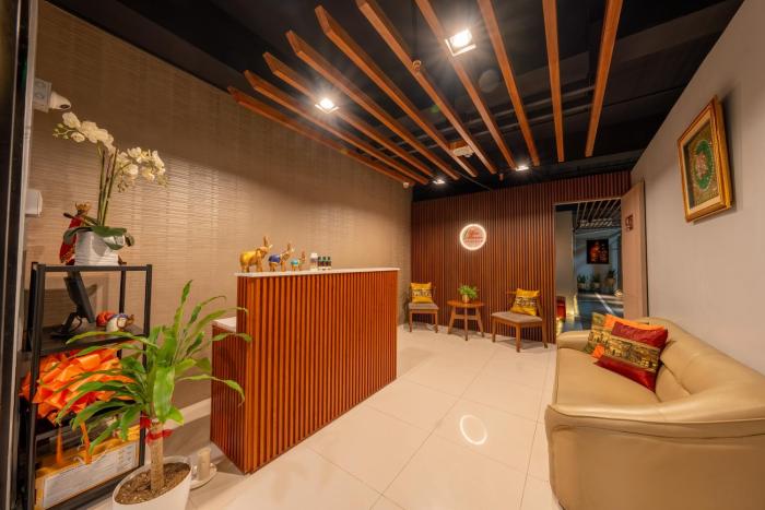 abc plus hotel and homes