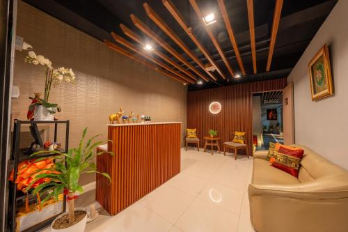 abc plus hotel and homes