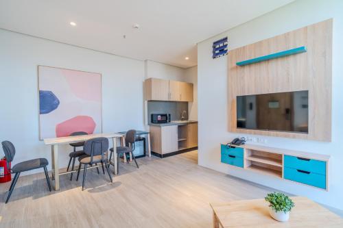 abc plus hotel and homes