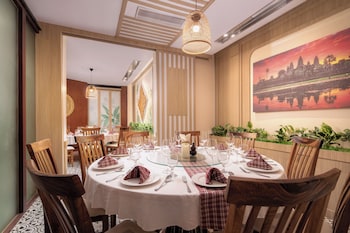clover hotel phnom penh