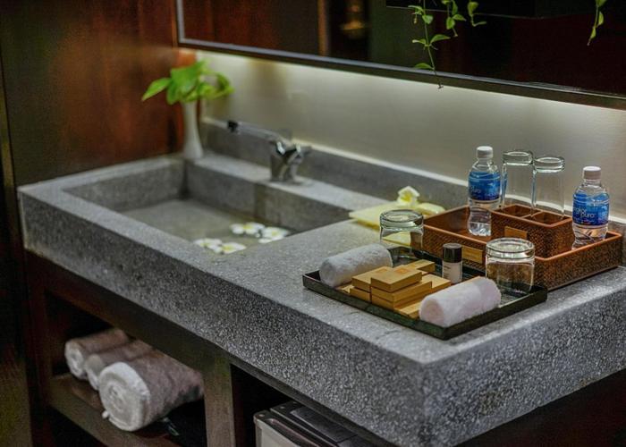 clover hotel phnom penh